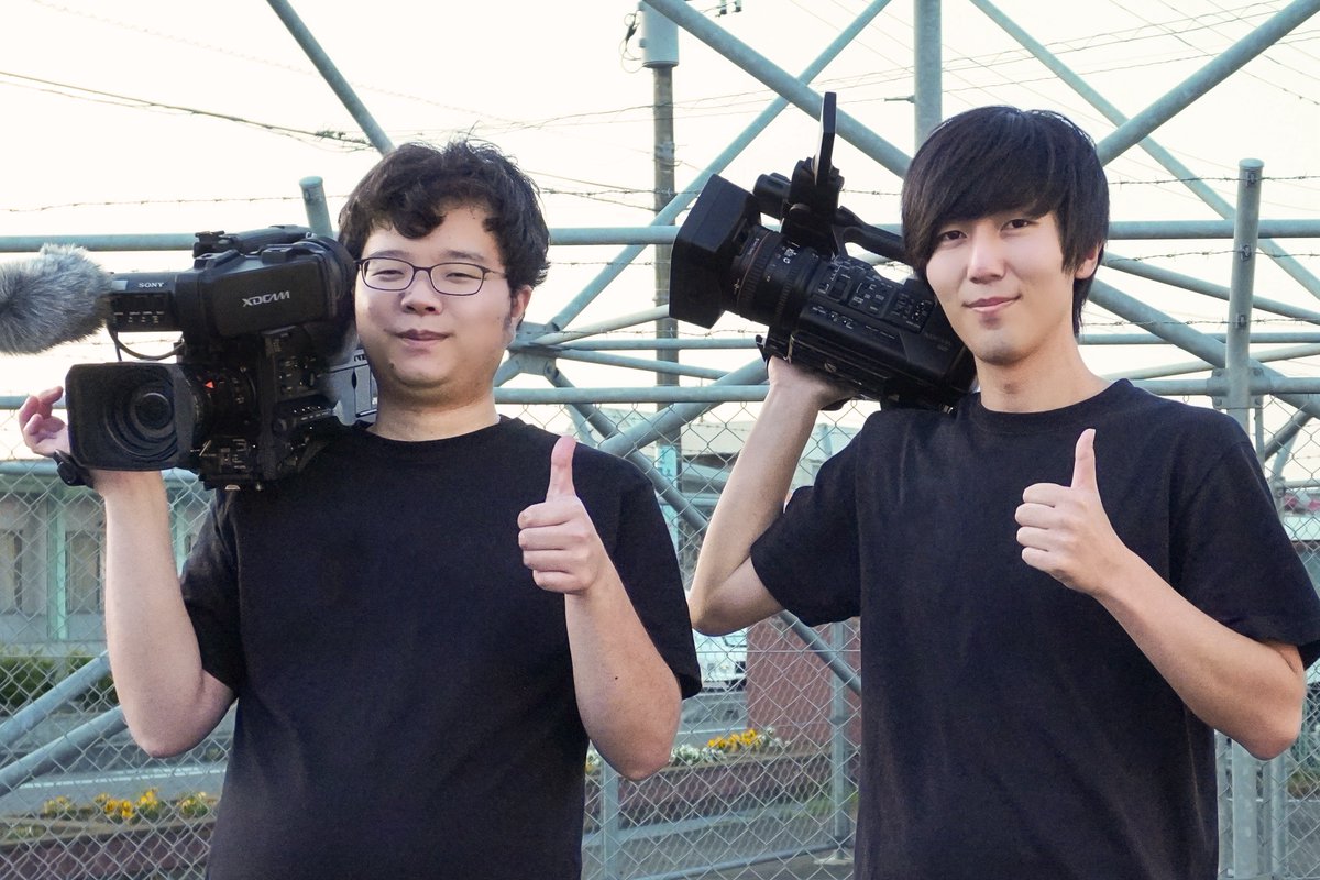 fm_kashima767's tweet photo. ＼鹿嶋っ子夏フェス 撮影隊をご紹介🎥／
エフエムかしま映像部制作の映像✨
ダンスパフォーマンスを行う子どもたちを
計6台のカメラを駆使して撮影しました！
本番・リハーサルを組み合わせた特別版です！
高校生カメラマンも参加！
カメラワークや音声にも注目です👀！
https://t.co/46115z9C6g https://t.co/IToNKY903Y