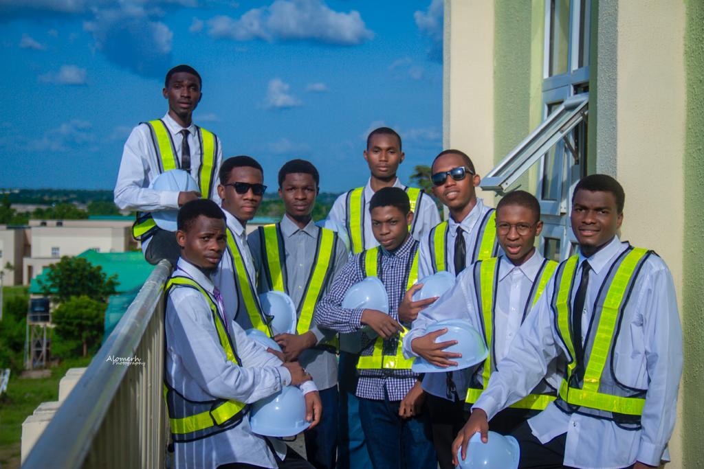 Msurajingawa's tweet photo. Alhamdulillah
I thank Almighty Allah for making this happen,
https://t.co/NaftoCLDJh(hons) ARCHITECTURE Bagged ππ€©ππ #ADUSTECH
Through the sponsorship of my parents. https://t.co/Hxj6hru9BA