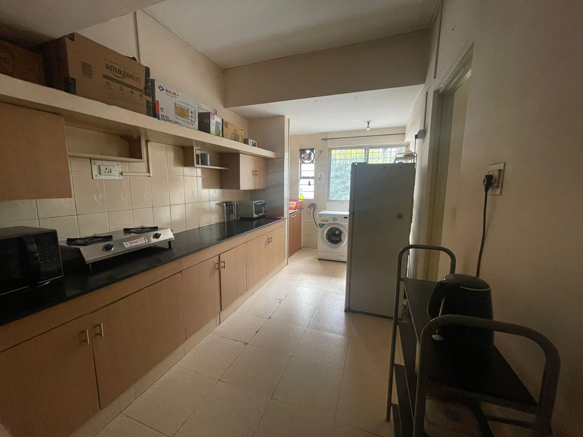 singhsongsung's tweet photo. 🏡 Looking for a female flatmate for our fully furnished, very accessible 3BHK in the heart of the city   
Rent: 23k; Security Deposit: 1L; Move-in: 15 Sept.  Location: MG Road 
DM for details.
@BangaloreRoomi
@fmrbangalore
@FlatsnFlatmates https://t.co/5gwN4g13ZM