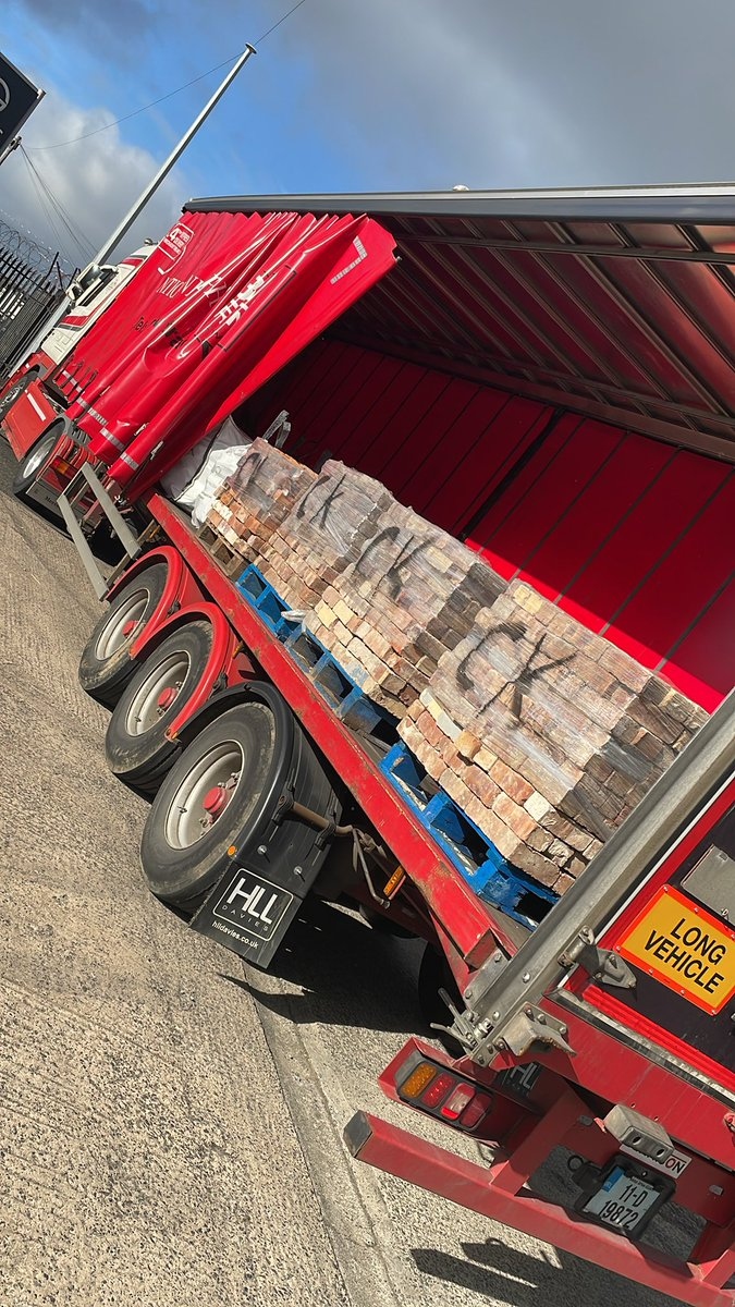Another lovely load, on the road… #salvageinstyle #belfast👏👏👏 #Digital3D   
Original: ni_salvage