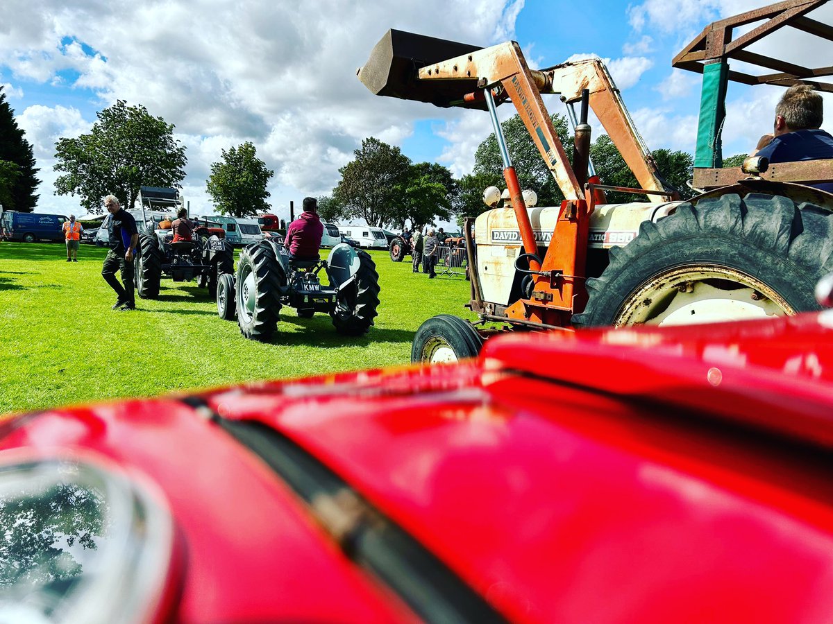 NVTEC_Lincs's tweet photo. And just like that the 2023 LSVR is over. It’s been a fantastic two days exhibiting lots of members various machinery. Fun has been had around the show, the bar and the steam fair. A wholeheartedly thank you to all members that exhibited, marshalled or help to setup/takedown. https://t.co/oCSpz6bIUr