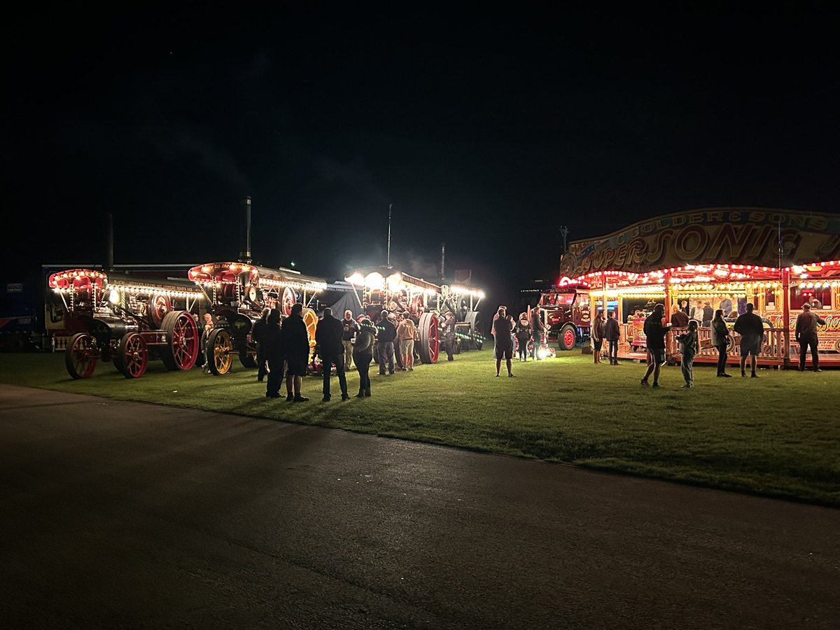 NVTEC_Lincs's tweet photo. And just like that the 2023 LSVR is over. It’s been a fantastic two days exhibiting lots of members various machinery. Fun has been had around the show, the bar and the steam fair. A wholeheartedly thank you to all members that exhibited, marshalled or help to setup/takedown. https://t.co/oCSpz6bIUr