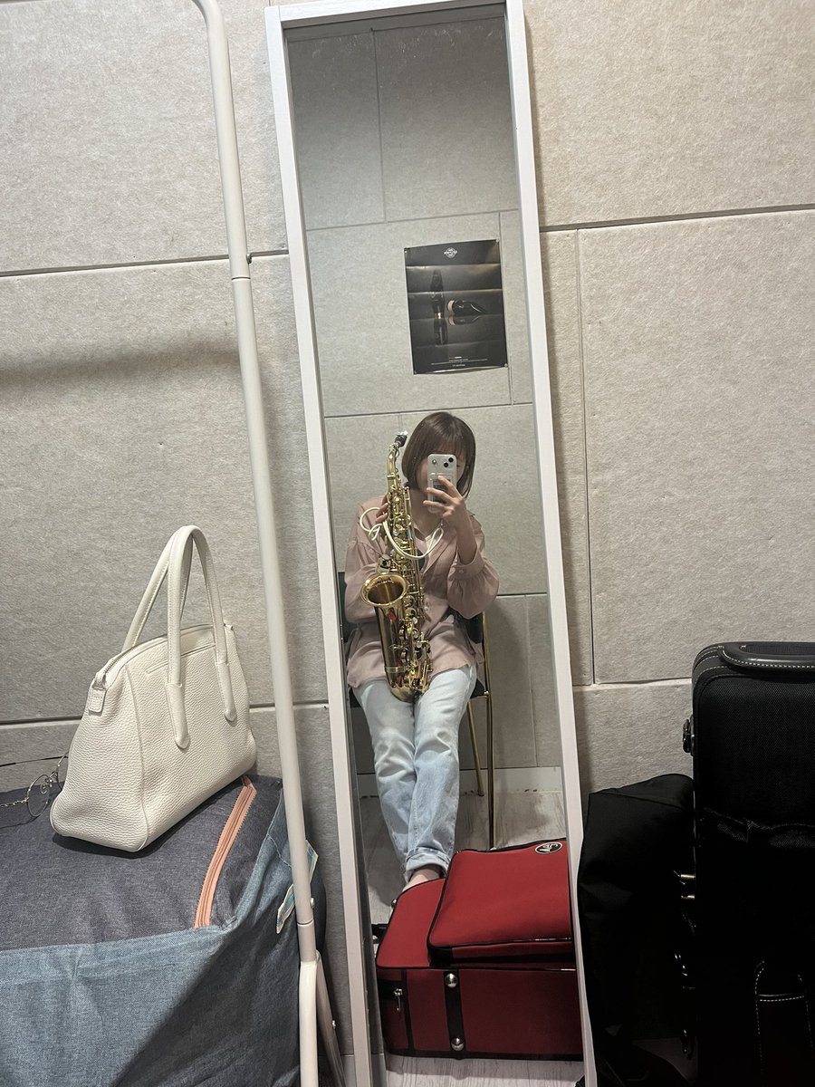 Twitterしばらく更新してませんでしたが…実は2週間前から留学（？）帰国（？）で韓国で暮らしてます🇰🇷
周りの方達が本当に良い方たちばかりで
助けられてばっか😢😢
今はほぼ家と練習室の行き来しかしてないけど、9月からは大学院に通うのでとても楽しみです🥺
不安もたくさんですが、がんばります！