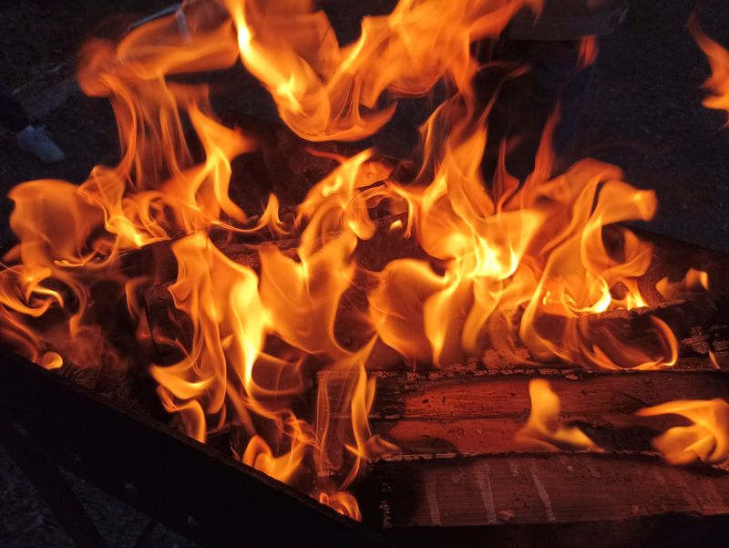 В Октябрьске, в районе очистных сооружений, вечером вспыхнул пожар #syzran #сызрань syzran-small.ru/news-78832