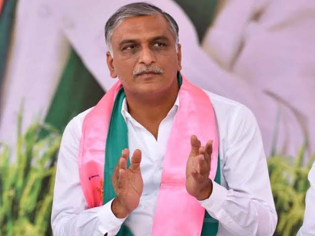 newstapTweets's tweet photo. Cracks in the wall? 

BRS Leader Mynampally Hanumanth Rao makes shocking statements against Minister Harish Rao. 

Says he and his son will contest. 
Alleges Harish Rao is the one blocking development in Medak district. Questions Harish Rao’s involvement in Medak Assembly segment. 

#BRS #Telangana #TelanganaAssembly