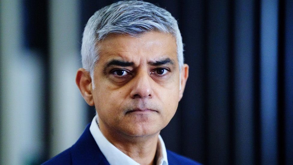 THE #ULEZ SCAM

<a href="/MayorofLondon/">Mayor of London, Sadiq Khan</a> claims that #ULEZ is all about making the air cleaner in London.

Thing is, it is not, and here is why.

in defending the £12.50 charge, he stated that only 10% of cars would be charged.

So 10% of the cars are charged.

Where is the cleaner air?