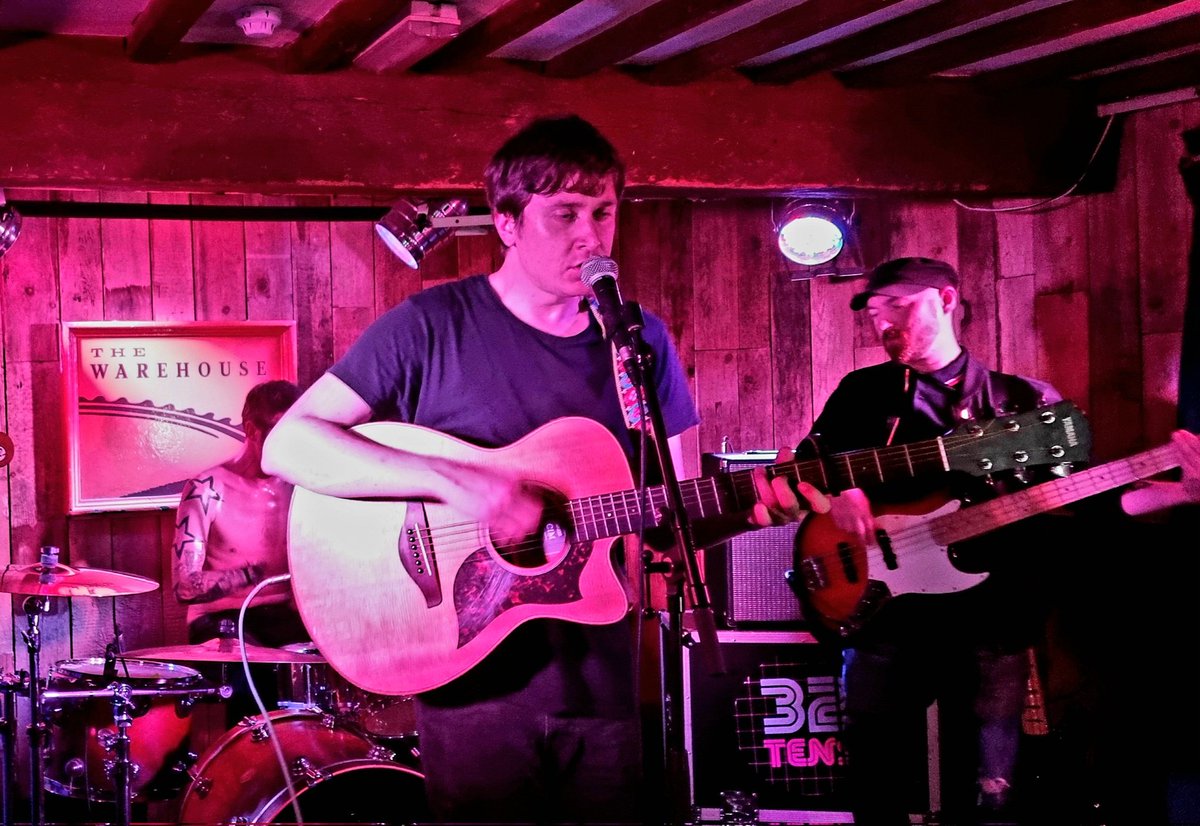 Ashley_T_H's tweet photo. @32Tens smashing it at @Telfords on Friday. https://t.co/pNF1g6sBRK