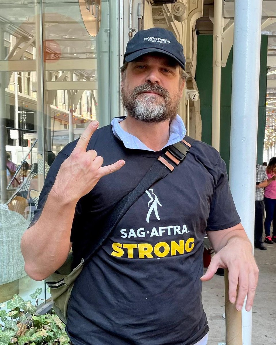 STUltim8Fan4rum's tweet photo. @ftloscifi @almirondesign this is one of your posters mate. Uncredited.

FtLoSF - it’s not coming out till 2025 now at least because of the #SAGAFTRA writers strikes. 

Here are @DavidKHarbour, @FinnSkata, @brettgelman and @MrRandyHavens showing their support. https://t.co/QQWN3ehoM9