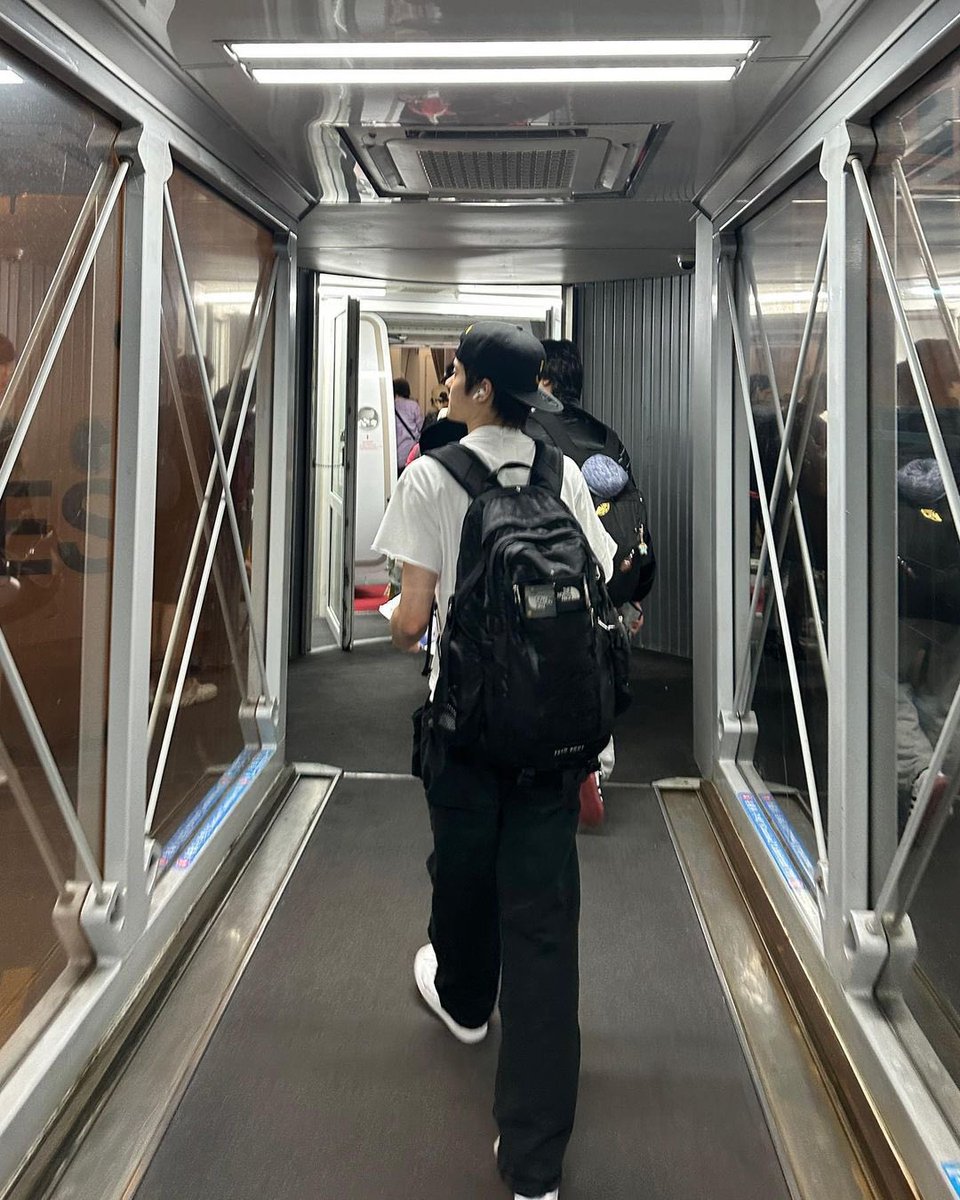 riize_official instagram update with anton and sohee