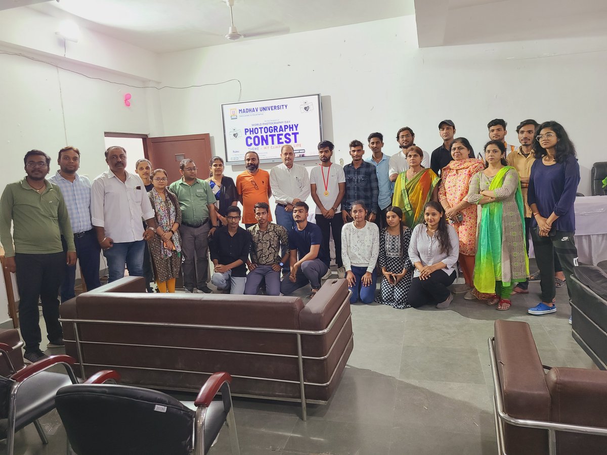 madhavuniversty's tweet photo. Capturing triumph at Madhav University's August 19, 2023, photography contest, the awarded lad shines with his medal. A celebratory group snapshot marks this memorable achievement.
#MadhavUniversity #PhotographyDay #Winner #MadhavMoments #PhotographyWin https://t.co/TS2QOEp889