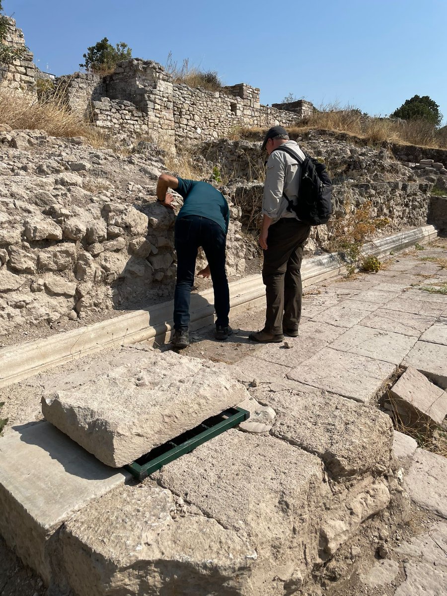 Letzte Woche Besuch in Alexandreia Troas bei Erhan Öztepe und seinem Team. Sehr beeindruckender Einblick in die gegenwärtigen Grabungsaktivitäten. <a href="/Corpus_Nummorum/">Corpus Nummorum</a> #Troas <a href="/bbaw_de/">BBAW</a>