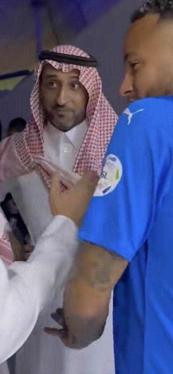 Samari9637's tweet photo. 🚨🚨 هل #لجنة_الانضباط تشوف ام أصبح الجميع لا يشوف 🤔

#صباح_الخير 
#النصر_شباب_الاهلي 
#تاليسكا #تمبكتي https://t.co/hPVg7uTZ9y