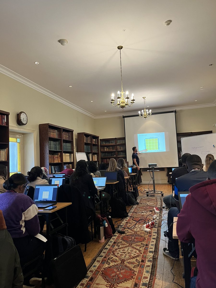 Houriiyah Tegally, PhD 🇲🇺 (@houzhou) on Twitter photo Dr. <a href="/EduanWilkinson/">eddiesouthside 🇿🇦</a> kicking us off with the theory of evolution at the Phylogenetic Inference module at #VEME2023 Dr. <a href="/EduanWilkinson/">eddiesouthside 🇿🇦</a> kicking us off with the theory of evolution at the Phylogenetic Inference module at #VEME2023