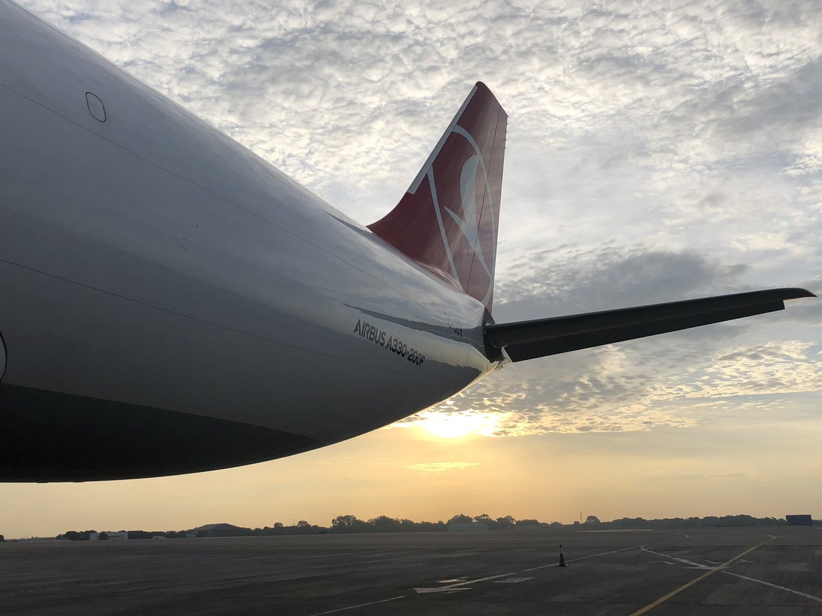 richie_alone's tweet image. Dear Students and travellers from Ghana, kindly take note when purchasing a Travel ticket:

1. When flying to the UK, kindly avoid KLM, AIRFRANCE and other flights that will transit you through Europe. None of the flights will board you without a schegen visa.

2. When flying to…