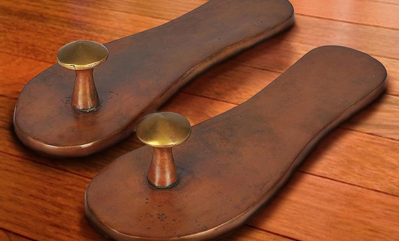 খড়ম এখন শুধুই স্মৃতি