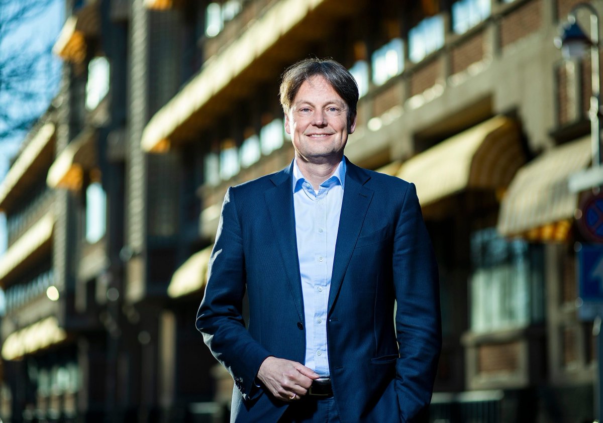 Welkom <a href="/FransEverts/">Frans Everts</a> als lid van de <a href="/EconomicBoardTH/">Economic Board The Hague</a>. 

Sinds april 2023 is Frans Everts President-Directeur van <a href="/Shell_Nederland/">Shell Nederland</a> en met ongeveer 4500 medewerkers op de Campus Den Haag een grote werkgever in stad. 

Meer achtergrondinformatie zie 👉 economicboardthehague.org/nieuws/frans-e…