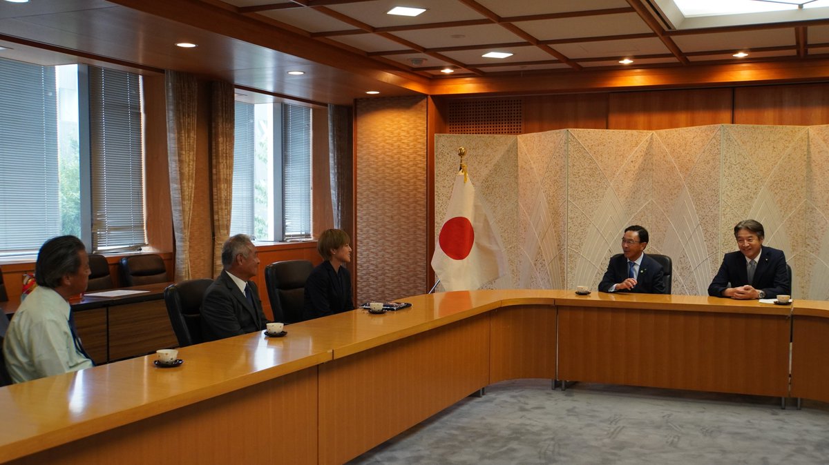 kyoto_sposhin's tweet image. ⚽️京都府スポーツ賞🏆
FIFA女子ワールドカップ2023においてベスト８を成し遂げられました #なでしこジャパン より、#林穂之香 選手が京都府スポーツ賞優秀賞受賞のため、来庁されました👏式では試合の感想や貴重な大会秘話もお話いただき、今後の益々のご活躍にも大注目です🔥🔥
#FIFAWWC2023  #JPN