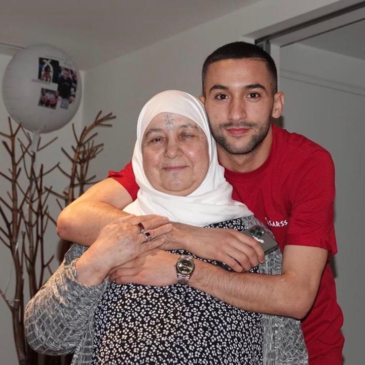 amgharbxl's tweet image. Ziyech 🇲🇦                     Mahrez 🇩🇿