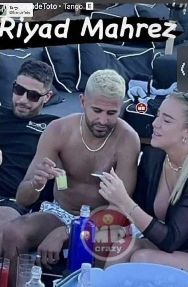 amgharbxl's tweet image. Ziyech 🇲🇦                     Mahrez 🇩🇿