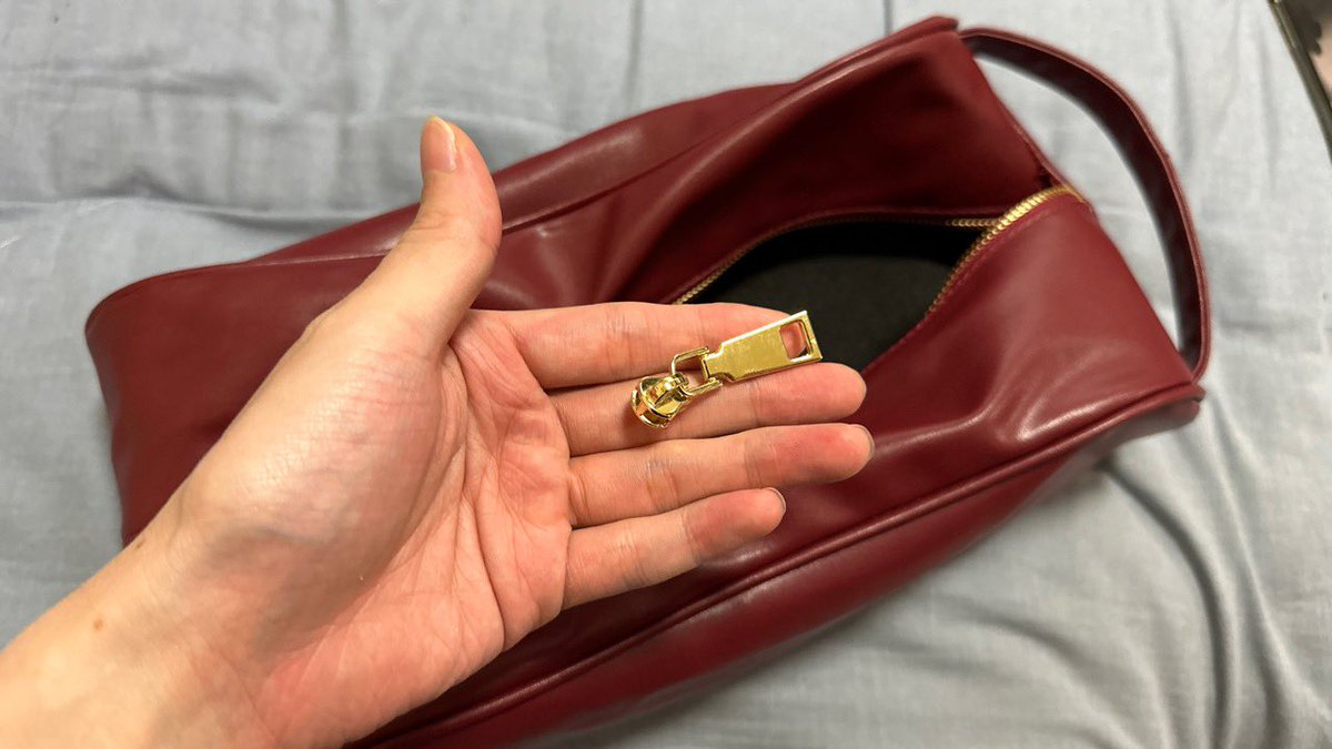 ねぇ、、、拘束具入れのチャック取れたwwww

頑張って直します、、、😇😇