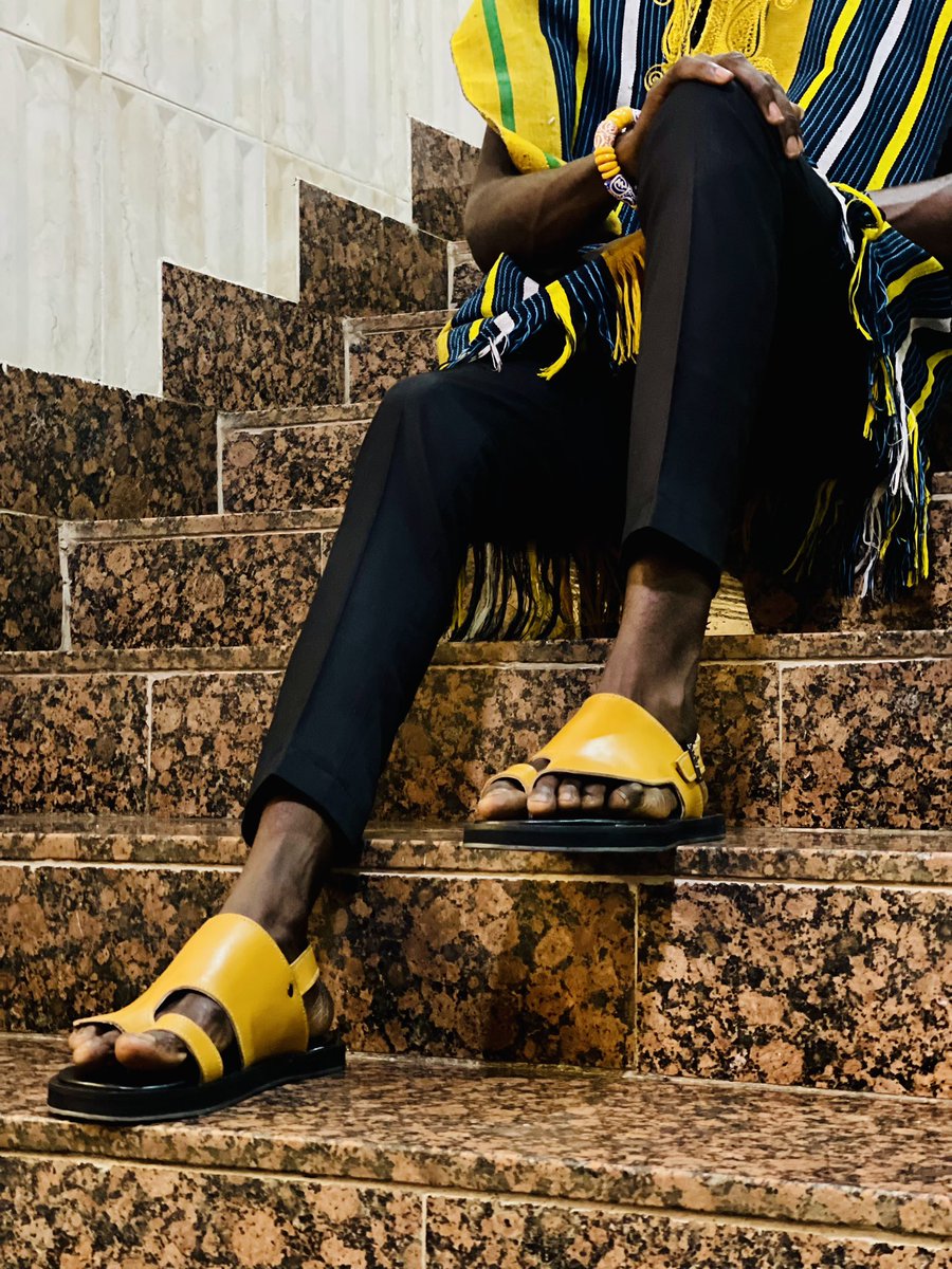 Dunny_fancy's tweet photo. Experience the epitome of elegance with D'FANCYS.
Every footwear style is designed to accompany you on every journey and season.
Discover breathtaking footwear styles for men and women that will leave a good unforgettable impression.
Instagram @dfancys_
Whatsapp: 08026349078 https://t.co/ORbtwZBA0N