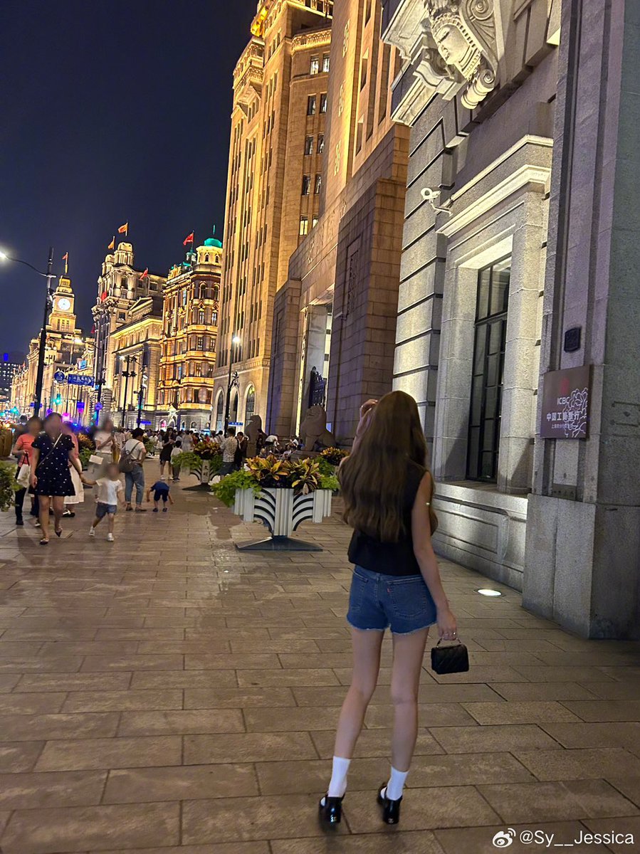 [Jessica Jung Weibo] 230821 (1)

Sy__Jessica: 夏日夜景打卡+1～可以看看maomaos的吗？🌙❤️
I miss you✨ #妍途风景记录卡 [郑秀妍超话]

📍 Korea

#JessicaJung