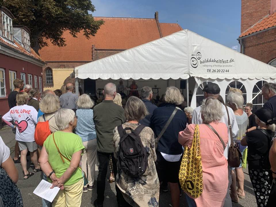 wmjunk's tweet photo. Det var en fornøjelse at deltage i #FolkemødeMøn!🙏Et smukt sted, et meget interesseret publikum og en lidt mørk debat om Tysklands fremtid. Det har været en skøn dag!
Tak til @JesperVind, @ullaterkelsen1, @flindt_Udenrigs  og Friis Arne Petersen for en debat om fremtidens Europa https://t.co/3mqKpQmx4y