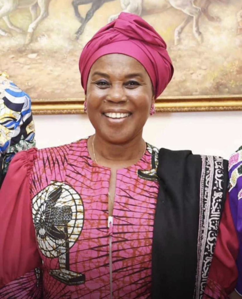 Doña Constancia Mangue Nsue Okomo, Primera Dama de Guinea Ecuatorial ha ganado el afecto de miles de corazones no sólo en su país sino también en el nuestro Guinea Bisau. Por eso, este 20 de agosto que constituye el día de su natalicio, pedimos a Dios todopoderoso le colme de