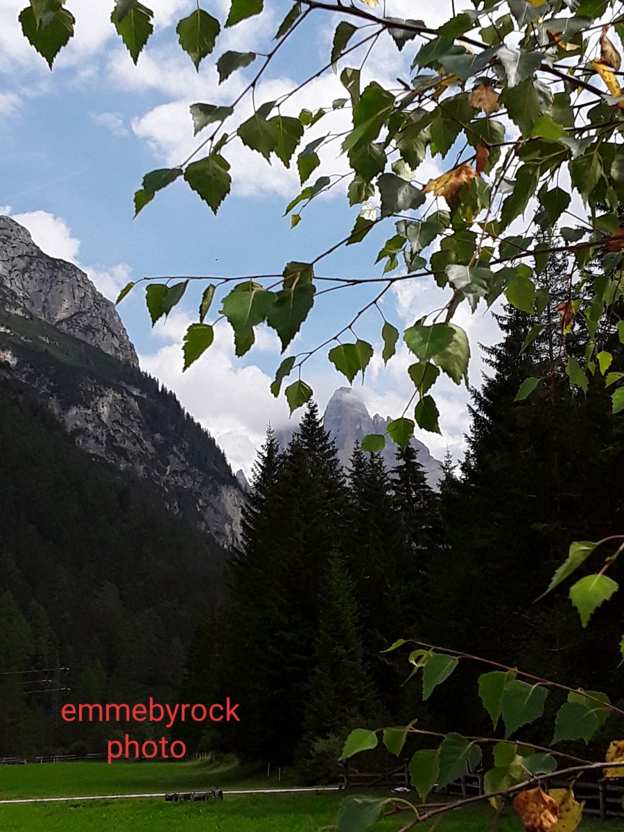 emmebyrock's tweet photo. #Viaggiando e #Guardando ...la bellezza delle #TreCimeDiLavaredo da qualsiasi parte le si possa ammirare...
#TreCime #Montagna #Natura 
#photo #emmebyrock https://t.co/dxANSHj80A