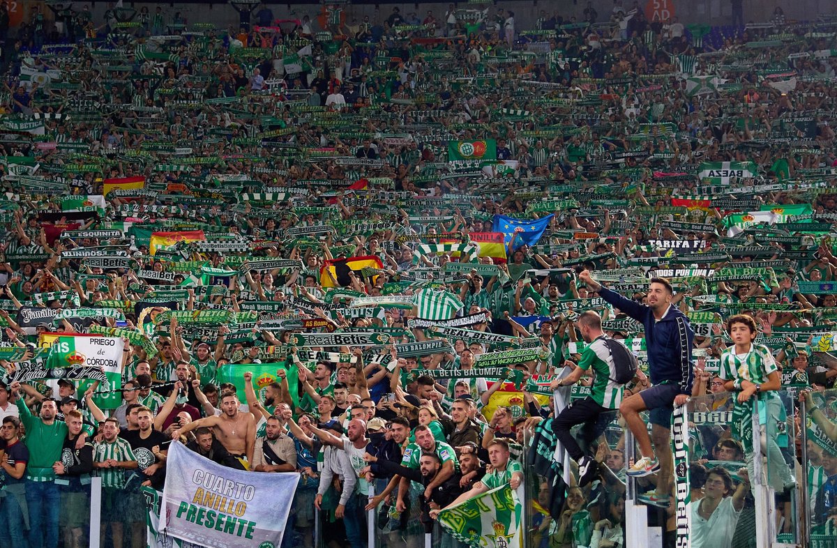 ElMagoBotas_'s tweet photo. El Real Betis Balompié lleva más de 1000 días y casi 3 años en puestos de clasificación para jugar competición europea (la última vez que no estuvo en puestos europeos fue en octubre de 2021).

Únicamente el Real Madrid puede decir lo mismo en España.

Un auténtica SALVAJADA. https://t.co/VB5QPG5Kmb