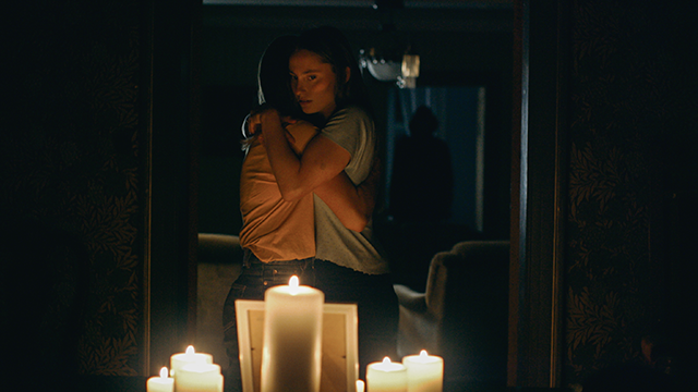 attackplanetb's tweet image. “Like Ari Aster’s contemporary horrors, Dark Windows explores grief as a central theme; their characters, not only embodying the trauma of loss, but also the fear of uncertainty.”

@Ken_Wynne reviews #DarkWindows, directed by Alex Herron.

attackfromplanetb.com/2023/08/dark-w…