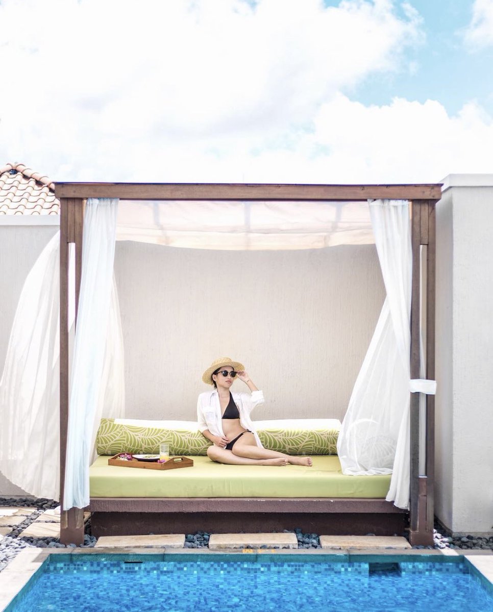 BintanResorts's tweet photo. Living the luxe life on Bintan's shores. Your private villa is where relaxation meets elegance🌤️
📷 @belleaccent 
.
.
#bintanresorts #bintanisland #pantaiindahlagoibintan #visitbintan #ilovebintan https://t.co/QMPIAOani5