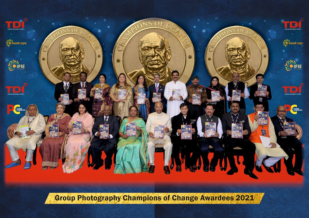 power_corridors's tweet photo. Hon'ble 14th President of India Shri Ramnath Kovind along with 37th Chief Justice of India Justice K.G. Balakrishnan endorsing @power_corridors magazine with Champions of Change 2021 Awardees. #powercorridors #championsofchangeaward #pcmagazine https://t.co/drq9vq1Gv0