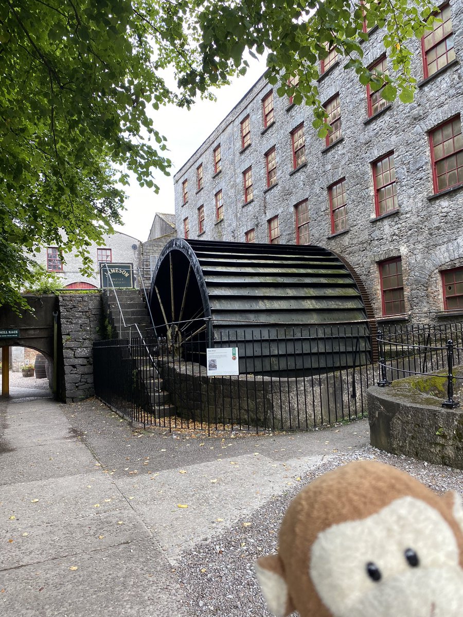 GpSmnky's tweet photo. #Jameson #Middleton distillery and town of #cobn https://t.co/djfVfcdFXl