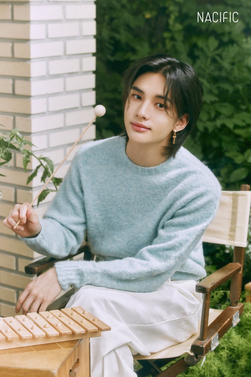 KrNacific's tweet photo. 𝗡𝗔𝗖𝗜𝗙𝗜𝗖 𝗫 𝗦𝘁𝗿𝗮𝘆 𝗞𝗶𝗱𝘀

𝐒𝐊𝐙’𝐬 𝐋𝐢𝐭𝐭𝐥𝐞 𝐅𝐨𝐫𝐞𝐬𝐭🌿 

현진이를 음계로 표현하면 '레'에요
도를 지나쳐서 미치기 직전이니까🎹

#네시픽 #스트레이키즈 #현진 
#nacific #StrayKids #Hyunjin https://t.co/OzVQtRb9uT
