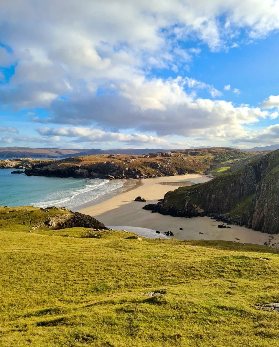 StoryScotland's tweet image. The north coast of Scotland has some fantastic beaches like Ceannabeinne, but you might find more than just sunbathers there.

This area was once terrorised by a dark sorcerer called Donald Mackay, the Wizard of Reay. He had been trained by the Devil, but the pair soon fell out.
