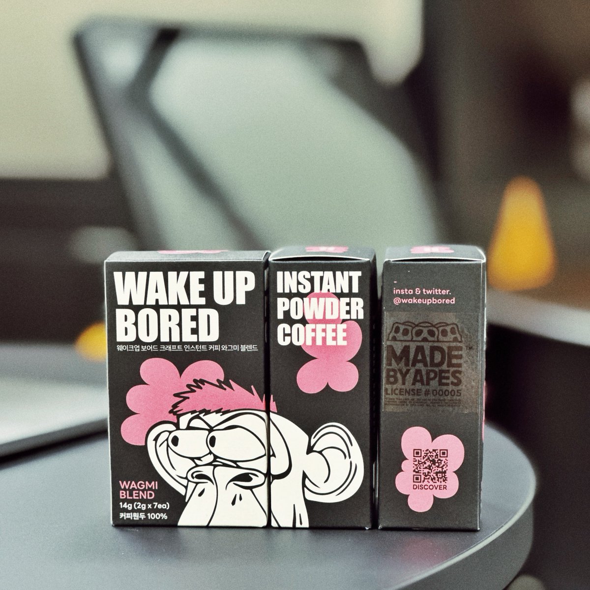 WakeUpBored tweet media