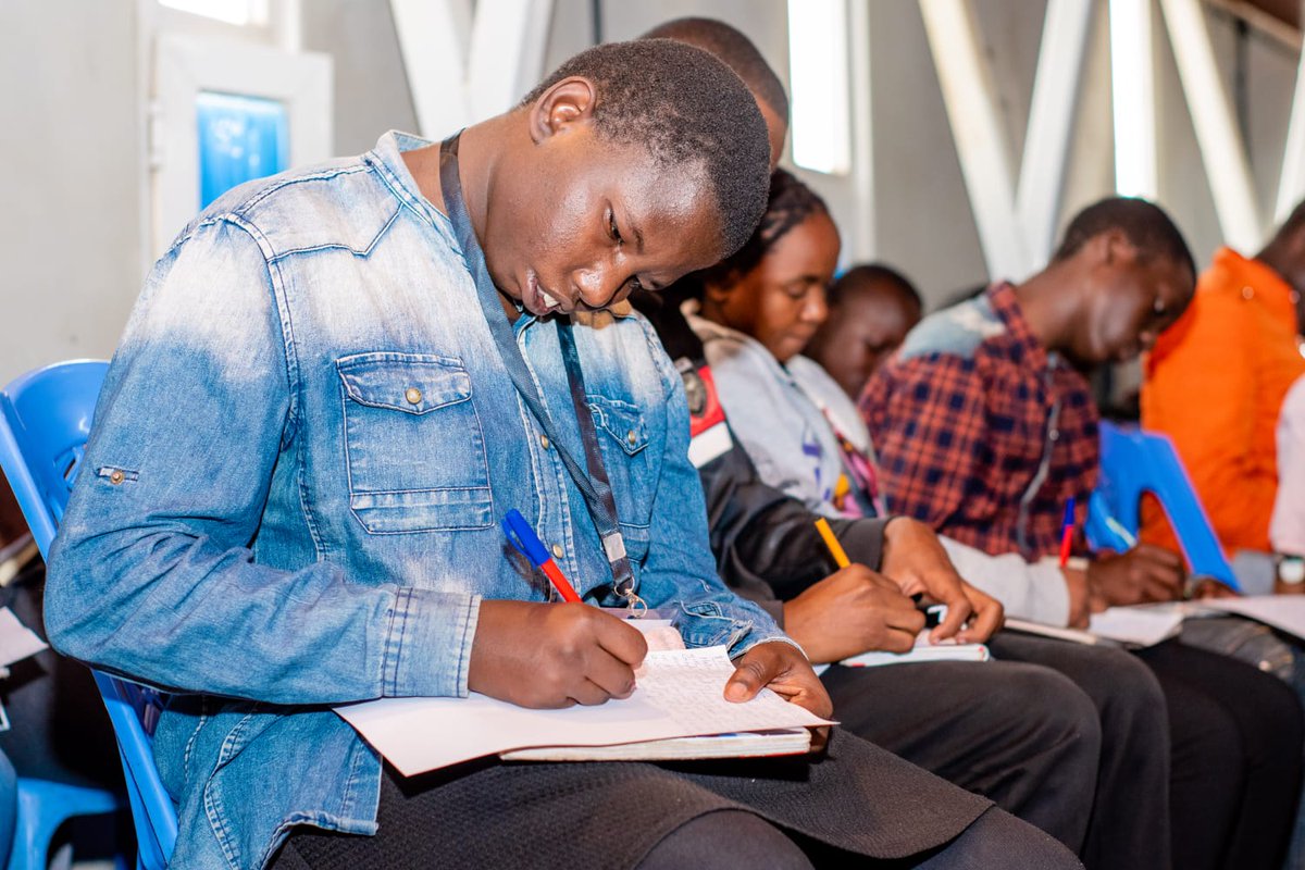 CMETrust's tweet image. On day 4 of the  #AugustHolidayProgram, we tackled Purpose and Goal Setting led by @TheIrungu from @LEADustawi.
Purpose gives meaning to our lives making one bold and strategic. Once a goal has been set, envisioning it makes it more realistic.
#CMETrustAt17 
#GoalSetting