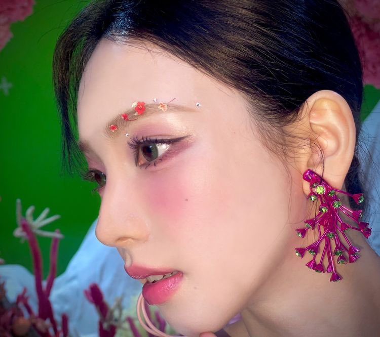 พี่น่าสวยมาก ลุคนี้เมคอัพสวยจบจึ้ง ถ่ายให้เห็นชัดๆไปเลย