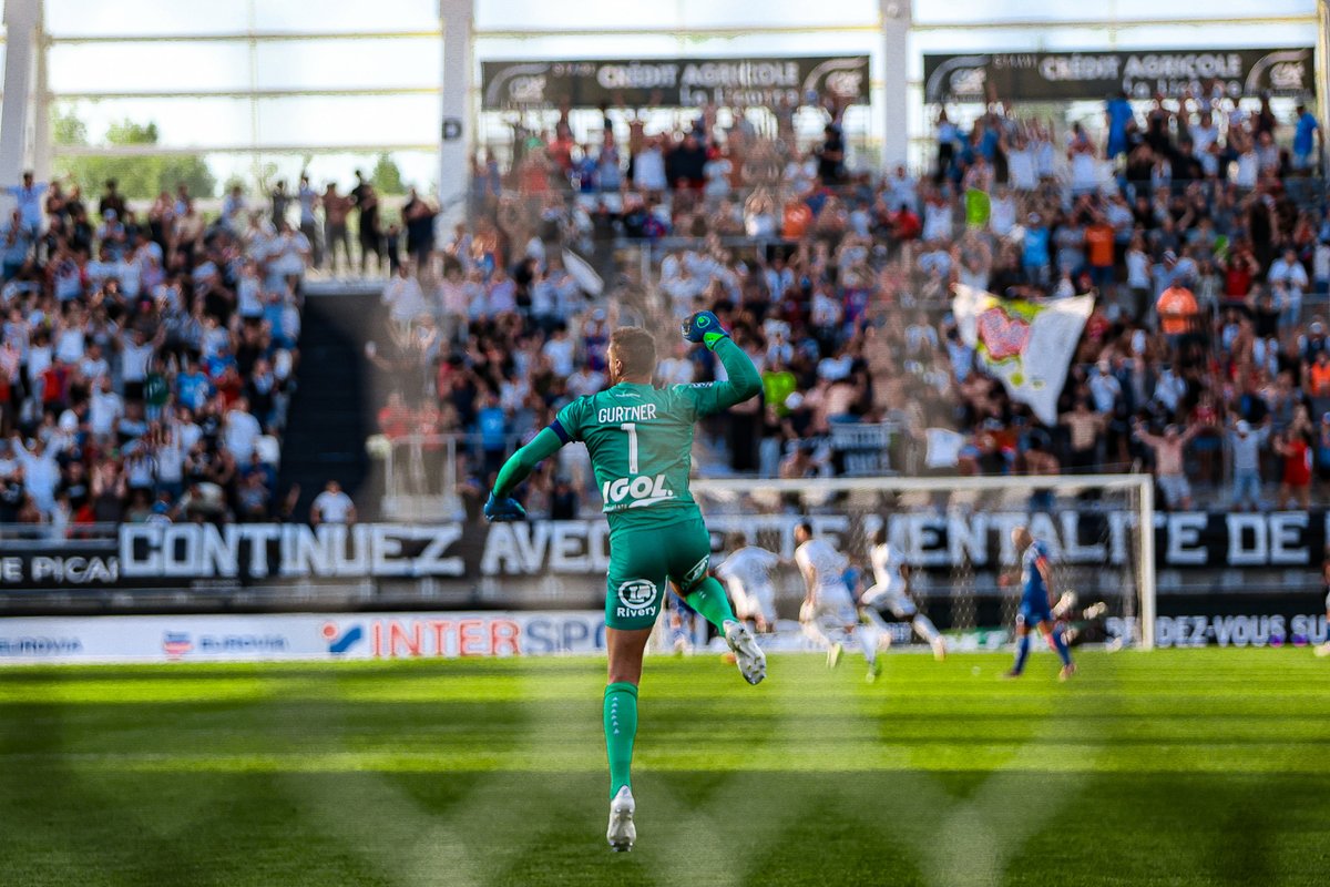 MAESTRO 🪄 <a href="/reggurt/">rég gurtner</a> 

#FIERSDETREAMIENOIS⚪️⚫️