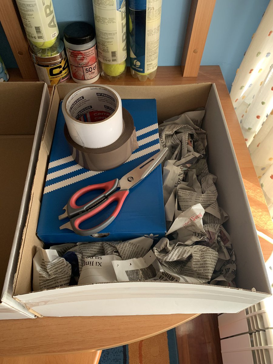 captain_snkrs's tweet image. COMO PREPARO LOS ENVIOS? 🚛

🔹 Cinta americana 

 - Transparente (etiqueta) para no no cubrir ningún dato 

- Estándar para cerrar la caja

🔹Caja 📦 
Todos los paquetes, sin excepción, en doble caja

🔹 Papel de periódico/burbuja reutilizado 🗞

#resell #vinted #activeincome