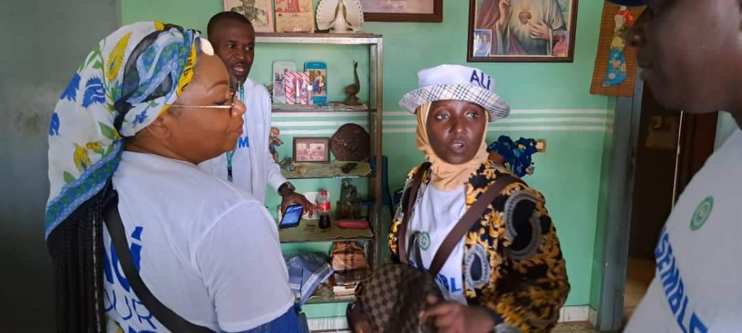 IwengaAnnie's tweet photo. Mes colistiers et moi-même avons eu le plaisir de deviser directement avec les résidents d'Alalango, derrière l'école normale ( Alalango ) dans la Fédération Ongongo . #Gabon #AliPourTous #Liace #Ali2023 #Locale2023 https://t.co/HBYGNCcBGz