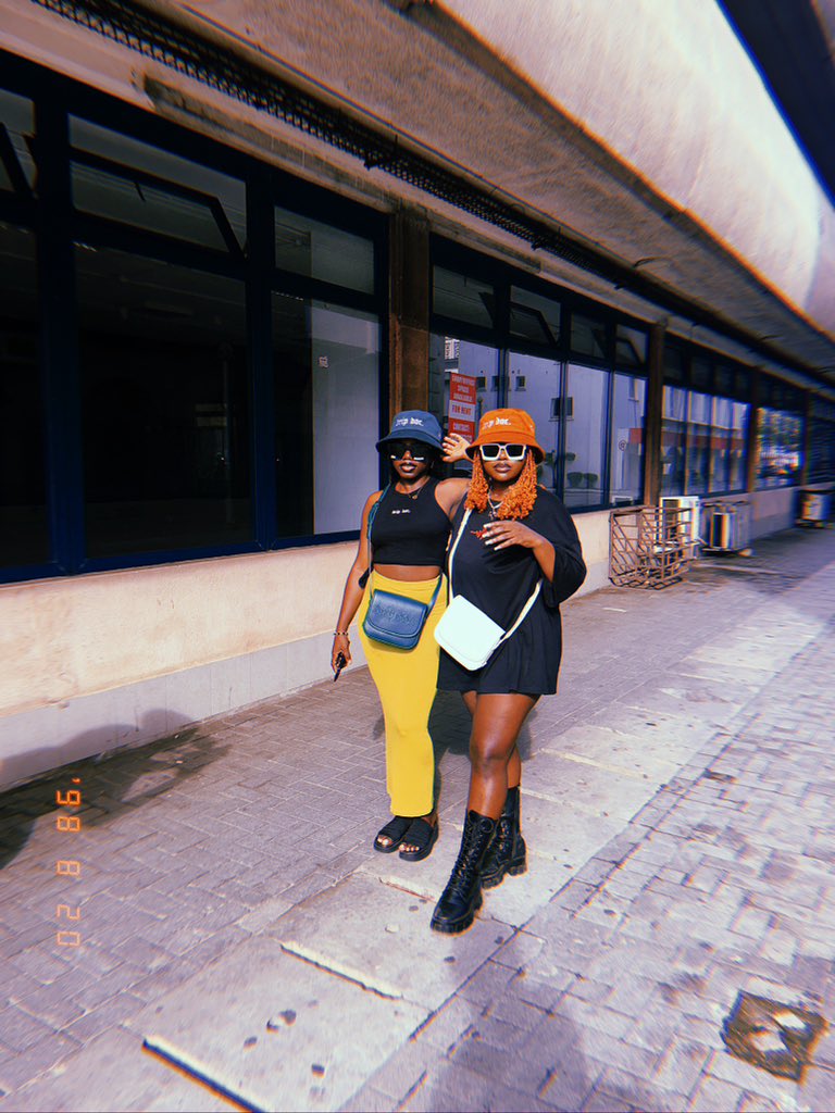 EssTheeLegend's tweet photo. Peng tings from West Africa 💕 https://t.co/ENmvwGhlQ8
