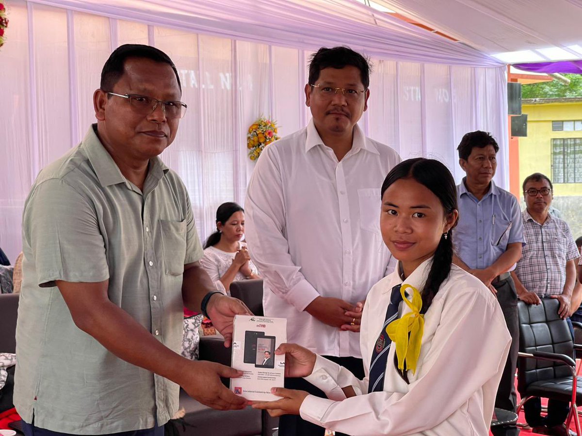 Distributed Digital Learning Aid (M-Tab) for students of Williamnagar today under the Chief Minister’s Digital Learning Aid for Students Scheme.

Encourage the students to utilise them wisely &amp; effectively for the benefit of their learning &amp; education.
<a href="/AshwiniVaishnaw/">Ashwini Vaishnaw</a> <a href="/GoI_MeitY/">Ministry of Electronics & IT</a>