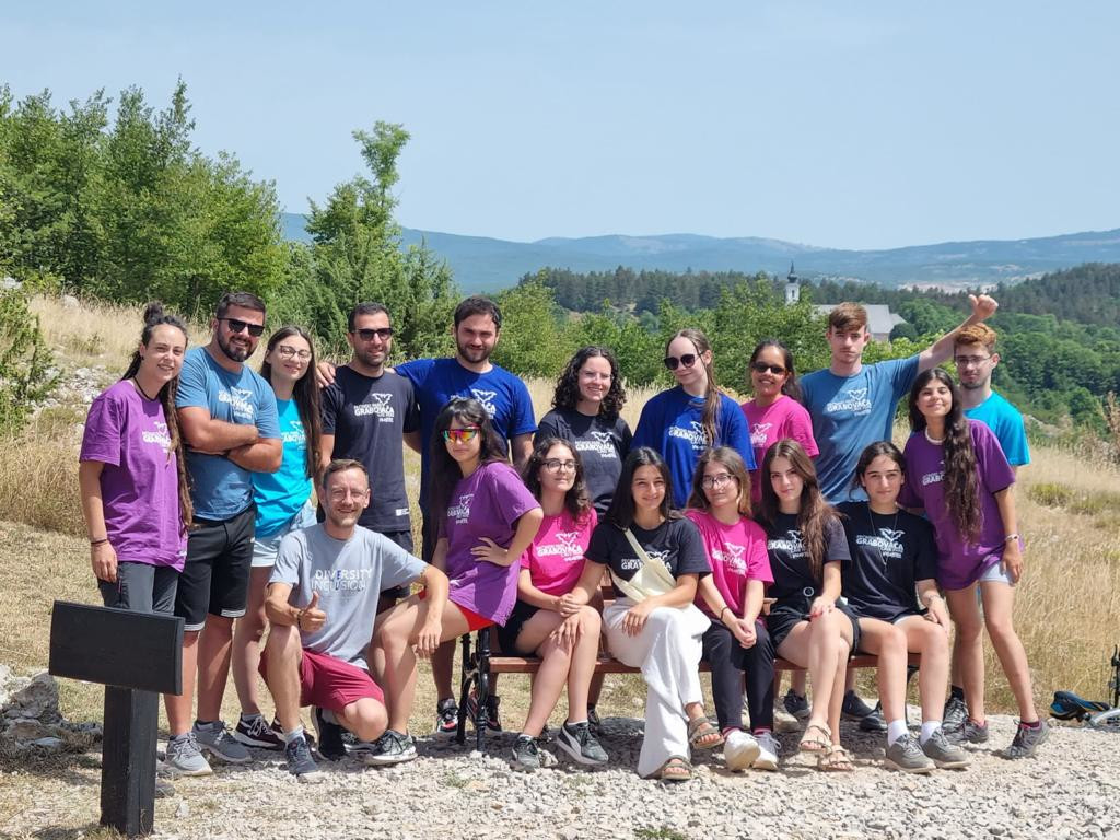 NPositivas's tweet photo. #NoticiasPositivas Ampliando Horizontes: Erasmus+ y descubriendo #Georgia https://t.co/yFDCemrsVG Una interesante crónica de @tizianamartin3  que nos ayuda a recordar otros conflictos y realidades que no suelen aparecer en los medios de comunicación de masas https://t.co/26Hvj1UKpj
