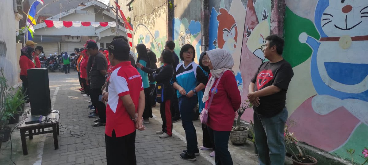 psi_dpdkotasmrg's tweet photo. Jumat 18 Agustus 2023 am Bro Narendra bersama FKK Kelurahan Muktiharjo Kidul melaksanan giat PJN di lingkungan RW 5. Ditemukan 2 tikus dari perangkap warga &amp; jentik nyamuk nihil. Kegiatan ini dihadiri oleh ketua PKK &amp; Ketua RT 1-9, Ketua RW 5, Ketua FKK, Lurah Muktiharjo Kidul https://t.co/IZj8M88Ryv