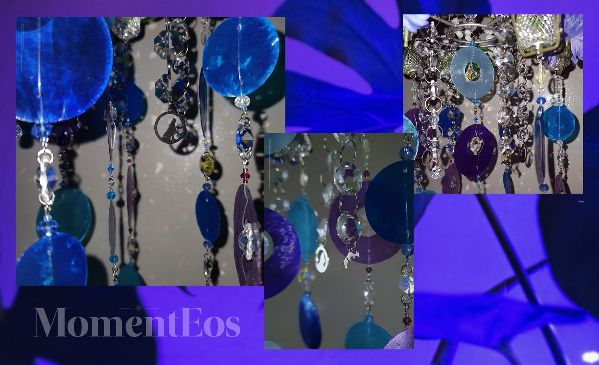 두 종류의 은방울꽃 조화와 두 종류의 수레국화, 총 4종의 조화를 섞어 보다 자연스럽게 상단부를 타고 올라가도록 엮고 고정하였으며, 스와로브스키 크리스탈 및 총 31개의 자개, 90개 이상의 크리스탈, 서지컬 스틸 체인으로 구성, 반짝이는 빛과 색이 다채롭게 어우러집니다.