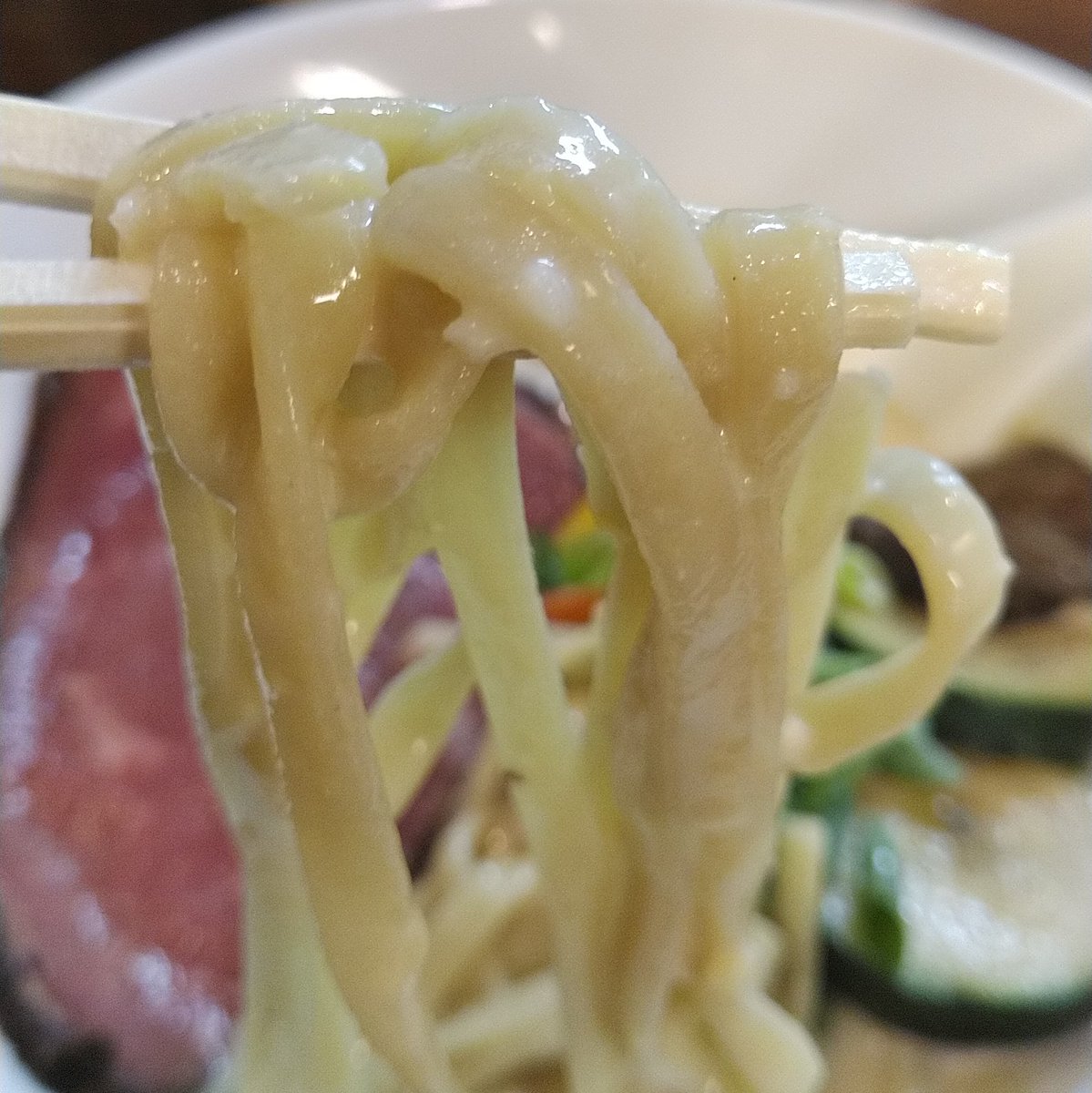 33bluesky33's tweet image. 岩手食材特化型冷たいコラボ限定麺￥1,000

寸前で財布忘れに気付きスマホで現金下ろし終了前に何とか食べれて良かった
幅広麺にスープがよく絡む
ズッキーニの歯触り好き
美味しかった😋

#SINCHAN