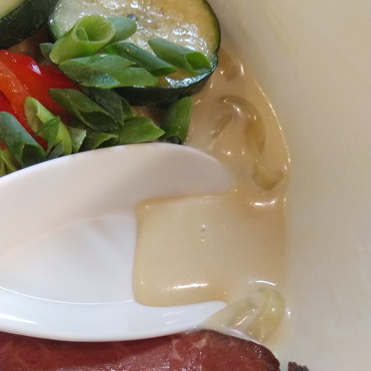 33bluesky33's tweet image. 岩手食材特化型冷たいコラボ限定麺￥1,000

寸前で財布忘れに気付きスマホで現金下ろし終了前に何とか食べれて良かった
幅広麺にスープがよく絡む
ズッキーニの歯触り好き
美味しかった😋

#SINCHAN