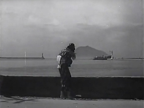 #趣味の幅が広がったと感じた映画
学校も先生も、大きらいだったので、全く観る気など起きなかったけど、巨匠と言われる監督の作品を一度は観てみようと思っただけ・・・
完全に打ちのめされた
二十四の瞳